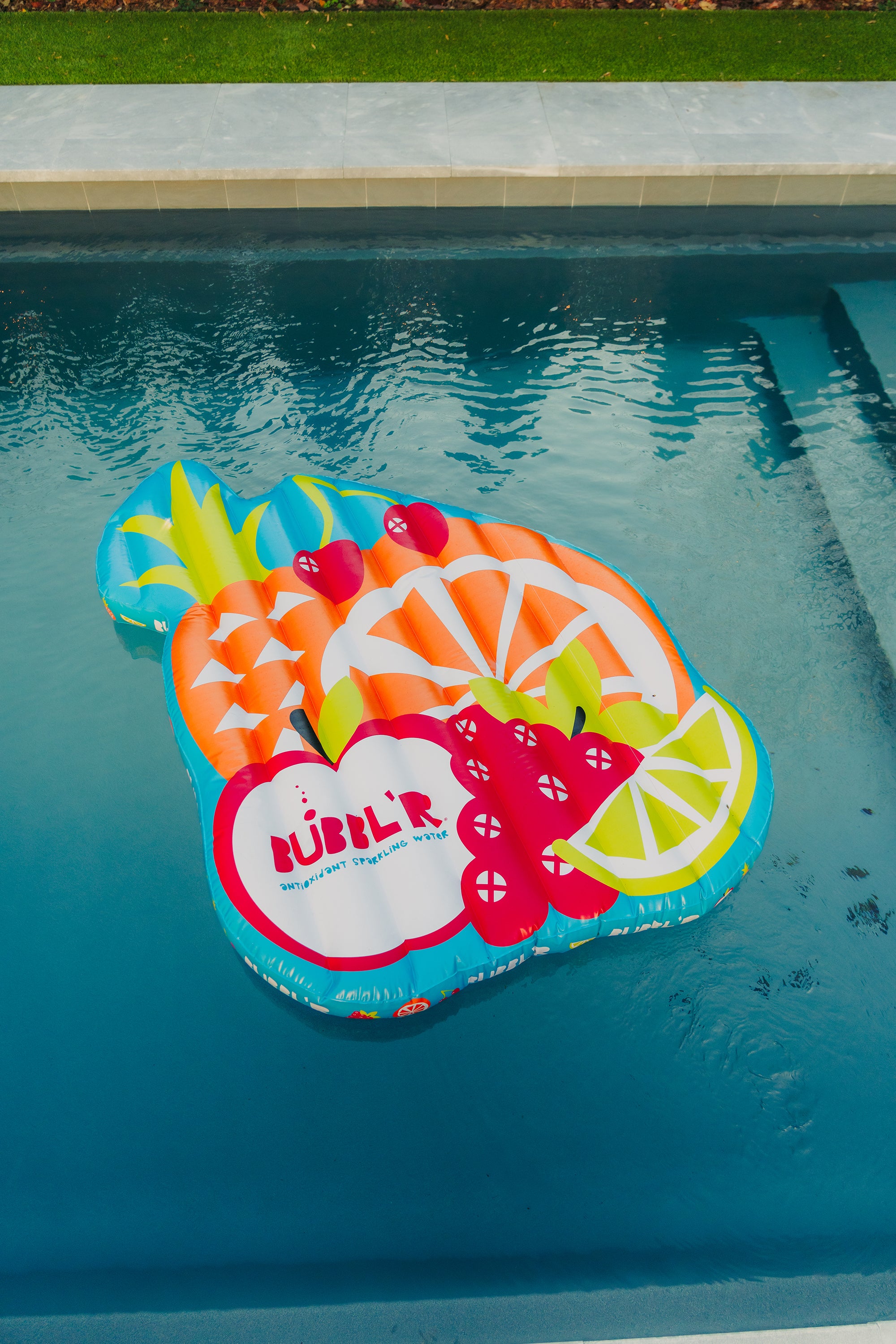 BUBBL'R fruit punch’r slice'r Pool Float – drinkBUBBL'Rstore