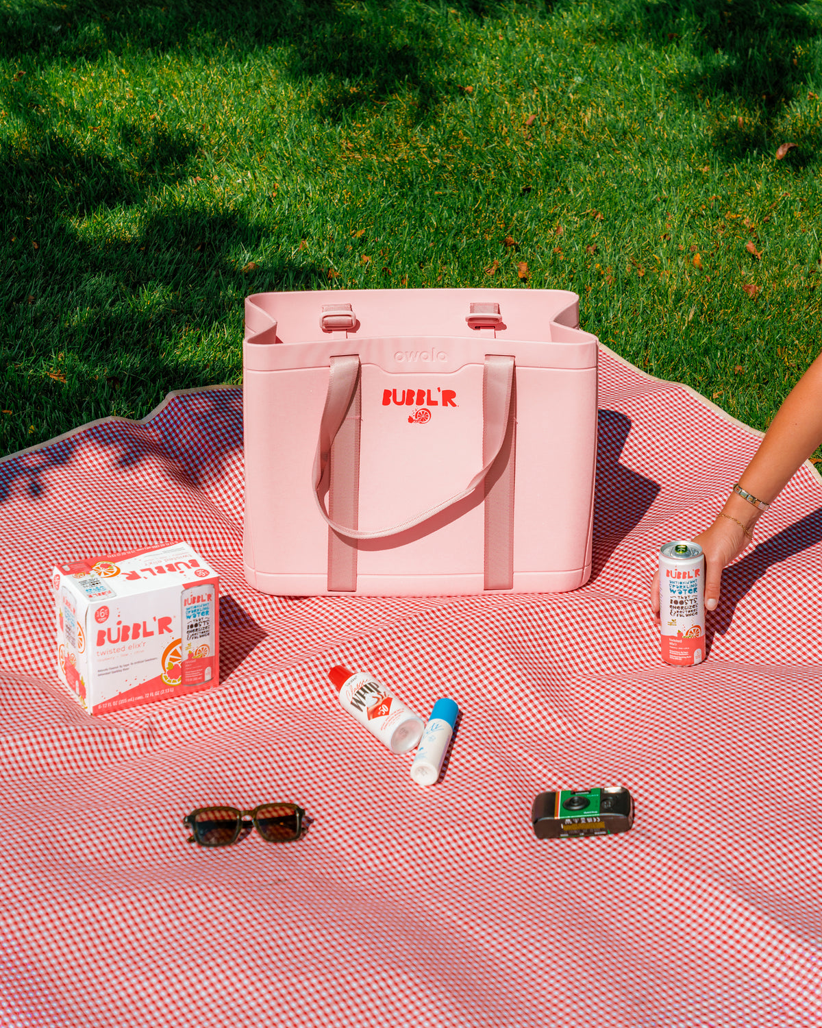 BUBBL'R day tripp'r Owala tote